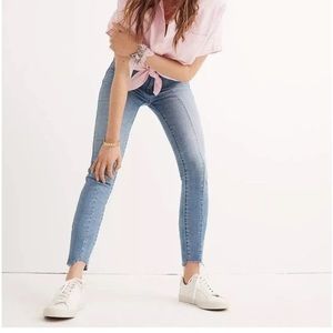 Madewell 9” high rise skinny jeans size 26‎ raw hem